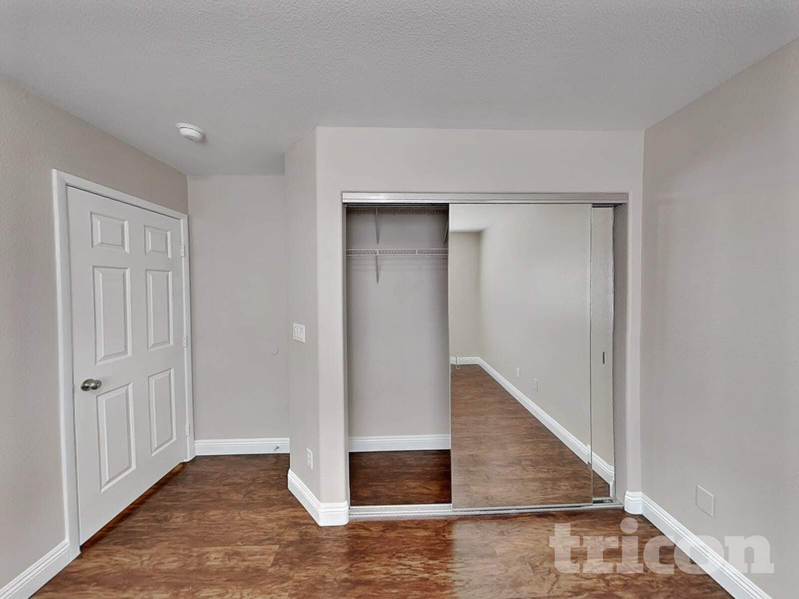 Building Photo - 710 Wolf Lake Ave