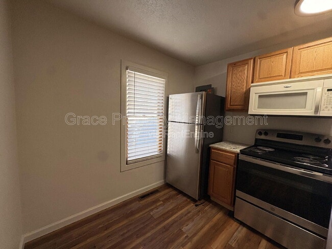 Building Photo - 310 S 2nd Ave