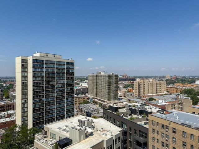 Building Photo - 2740 N Pine Grove Ave