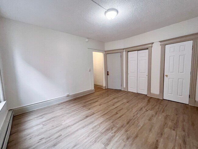 Interior Photo - 35-37 Bond St / Rosario Properties, LLC