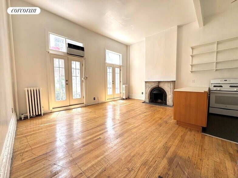 Primary Photo - 354 W 30th St