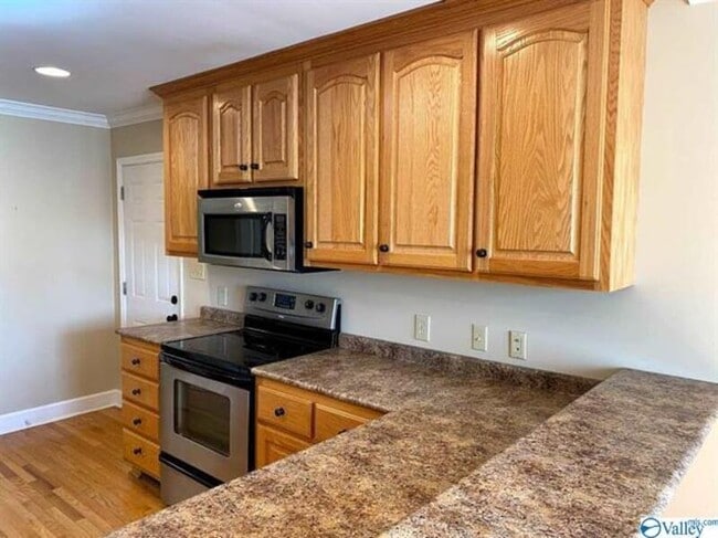 Building Photo - 206 Westchester Ave SW