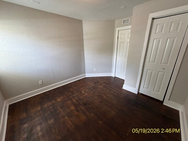 Building Photo - 1423 Halford St