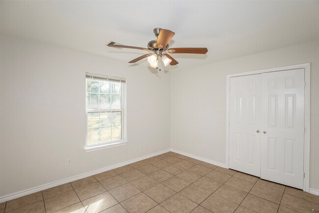 Building Photo - 305 S Westward St