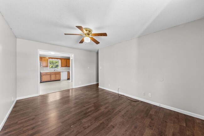 Building Photo - 133 E Street Clarksville, TN 37042