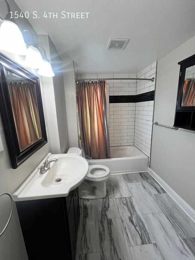 Building Photo - 1540 S 4th St