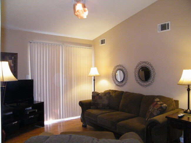 Living Room - 2856 17th Ave