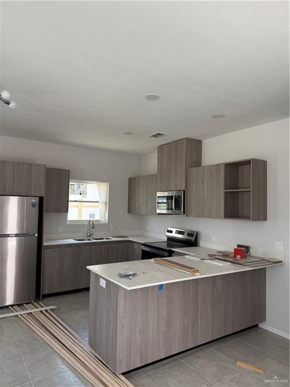 Building Photo - 402 N Alexandrite Ave