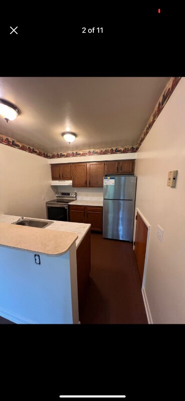 Building Photo - 185 S RR St