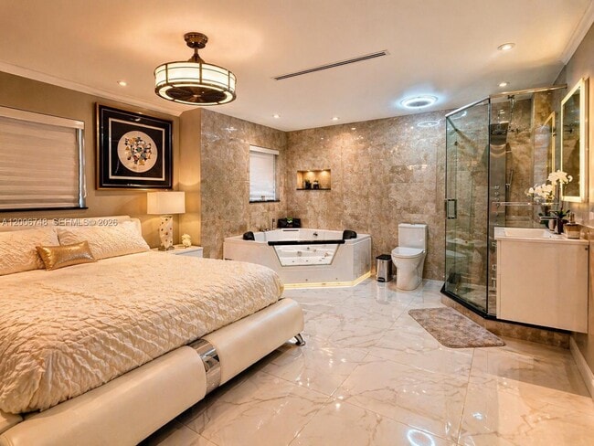 Building Photo - 561 NE 172nd St