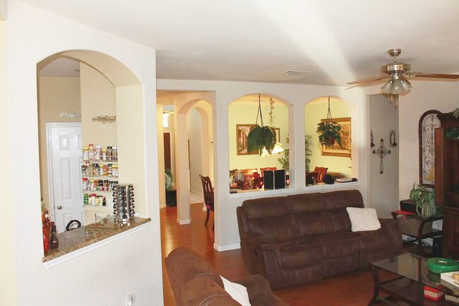 Building Photo - 217 Grooms Rd