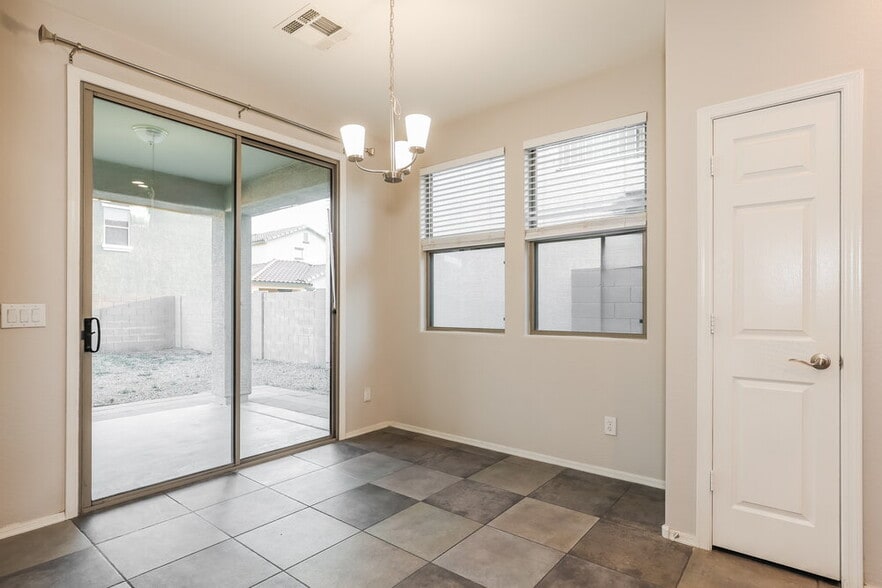 Building Photo - 4043 W Pedro Ln