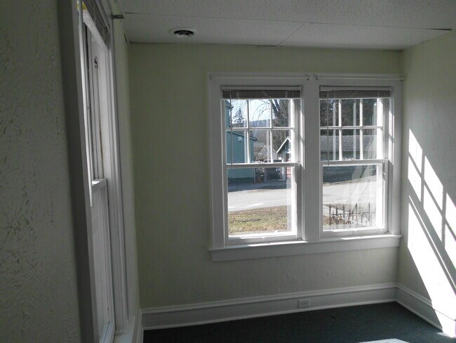 Building Photo - 79 Mayfair Dr