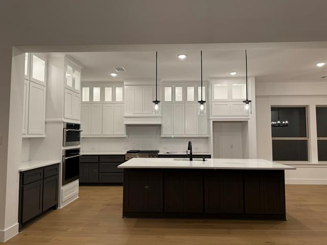 Building Photo - 14902 Hometown Dr