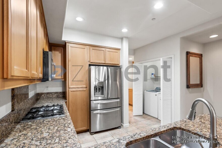 Building Photo - 2112 Sheffield Dr