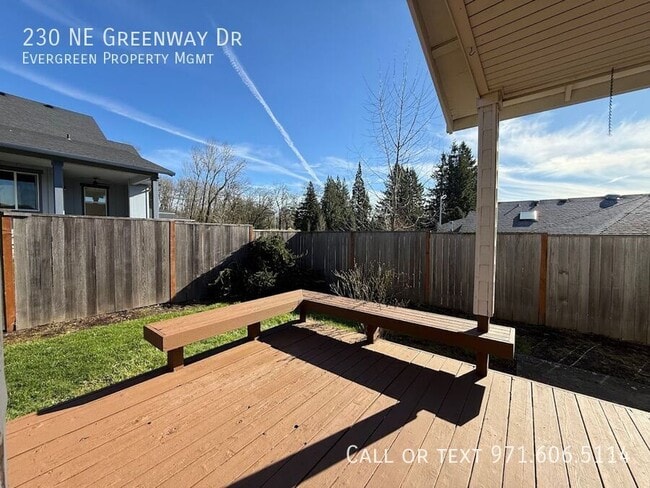 Building Photo - 230 NE Greenway Dr