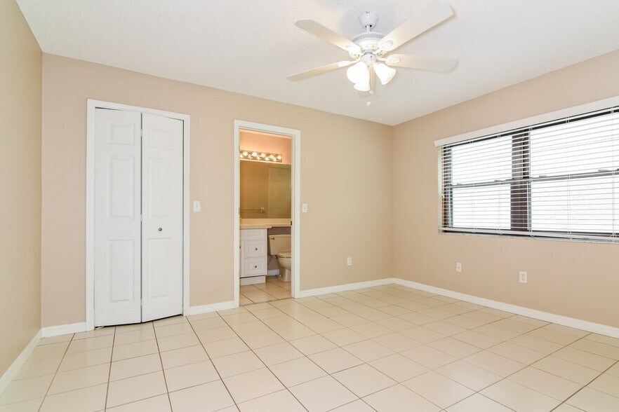 Building Photo - 2526 Wrencrest Cir