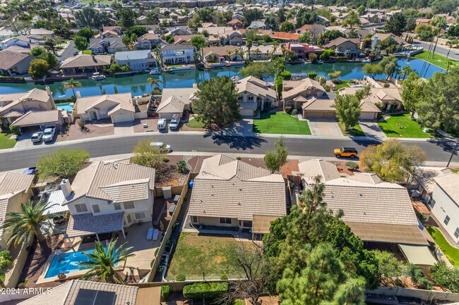Building Photo - 1114 E Artesian Way