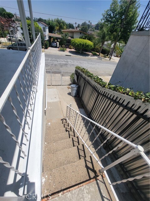 Building Photo - 2511 Florentina Ave