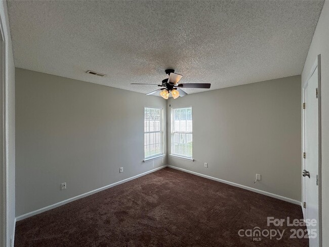 Building Photo - 3335 Alderknoll Ct