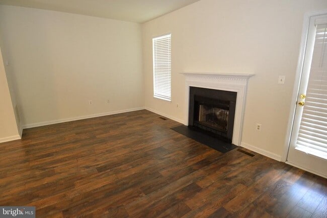 Building Photo - 6340 Demme Pl