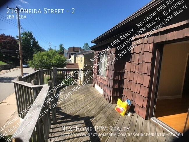 Building Photo - 216 Oneida St
