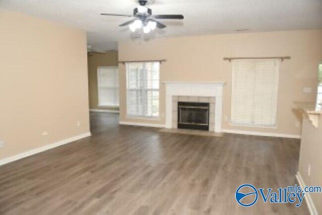 Building Photo - 209 Horseshoe Bend N