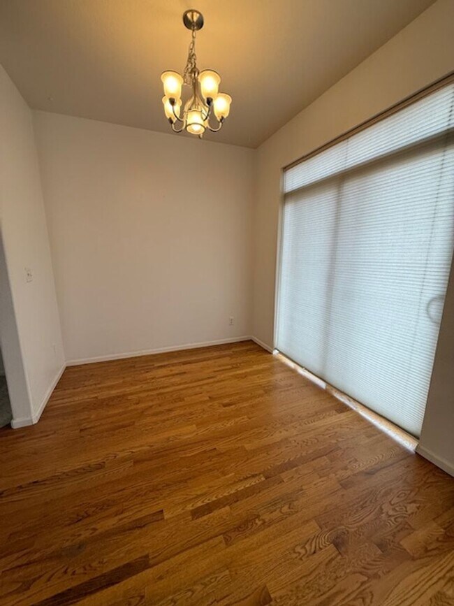 Building Photo - 3 Bed End Unit Townhome near Old Town Arvada