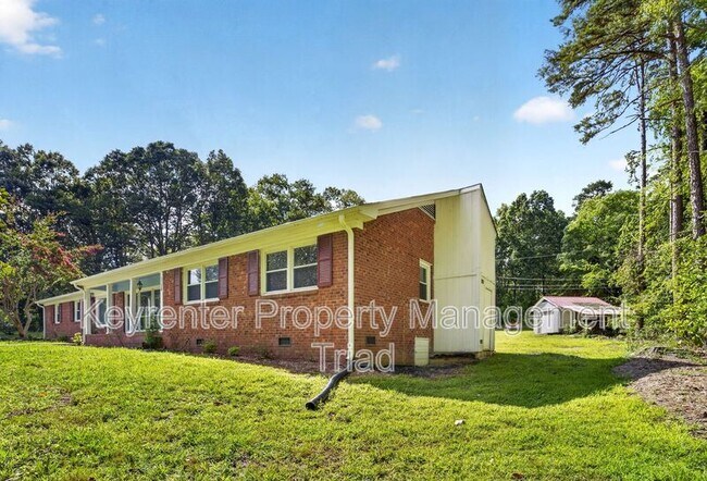 Building Photo - 5108 Lakeshore Ct