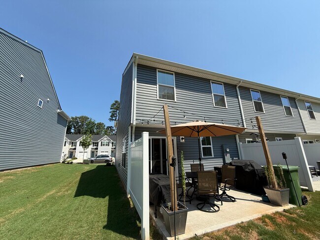 Building Photo - 168 Sarnesfield Wy