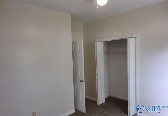 Building Photo - 116 Dawn Dr