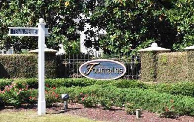 Building Photo - 3 bedroom, 2 bath condo in The Fountains