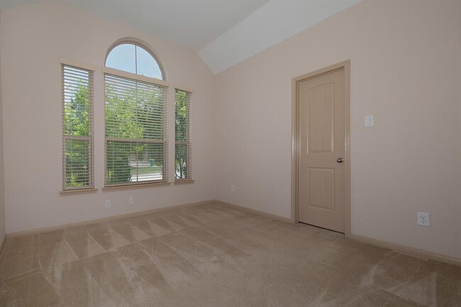 Building Photo - 11 Handbridge Pl