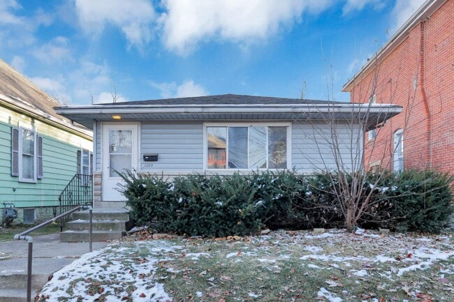 Building Photo - 1699 E Weber Rd