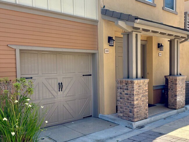 Building Photo - Oxnard | 2 Story 2+2 Condo | Seabridge Com...