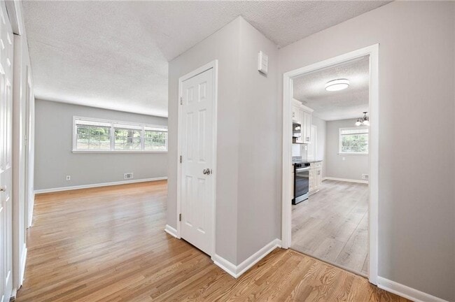 Building Photo - 86 Pioneer Trail