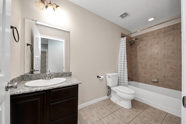 Building Photo - 1601 Bel Riposo Ln