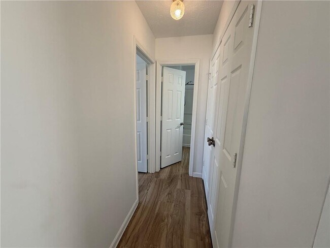 Building Photo - 3859 Meadow Creek Dr