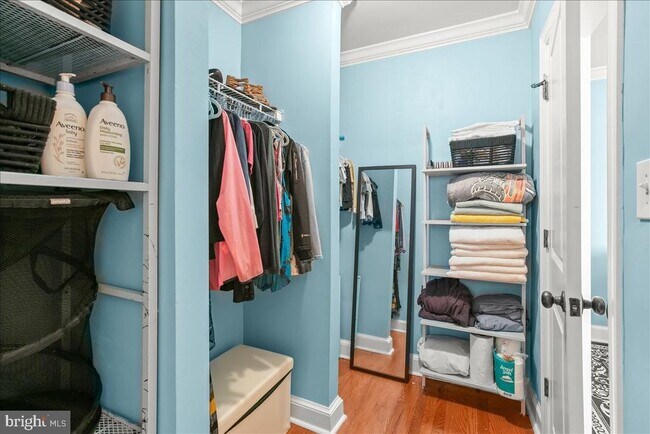 Building Photo - 820 N Washington St