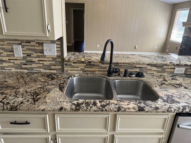 Building Photo - 13726 Rampchester Ln