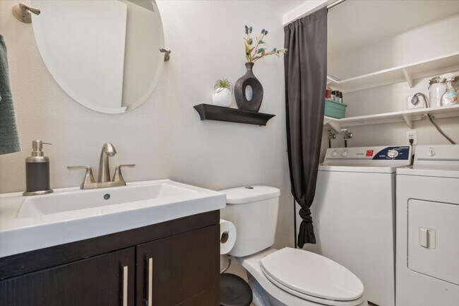 Building Photo - 1250 S Monaco St Pkwy