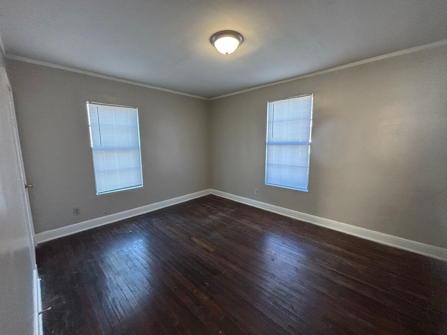 Building Photo - 3733 Vernon Ave