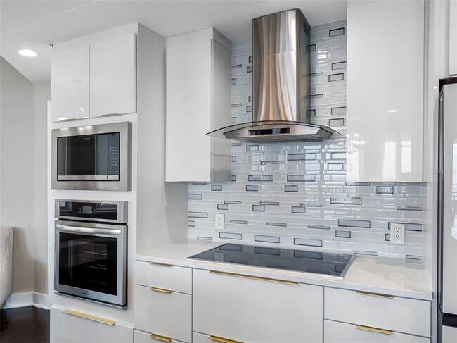 Building Photo - 5823 Bowen Daniel Dr