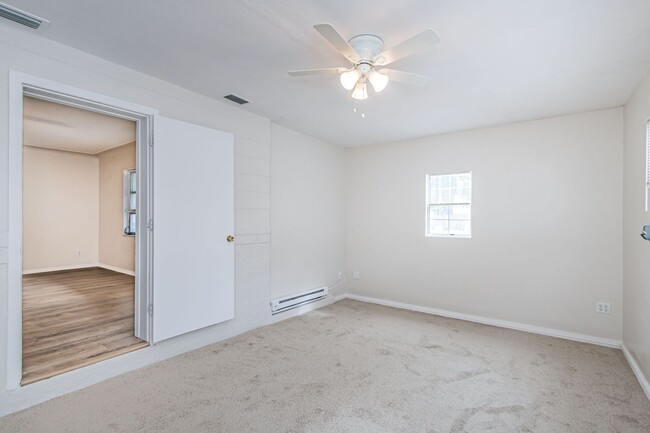 Building Photo - Central Gulfport - 3 Bedroom 2 Bath Home