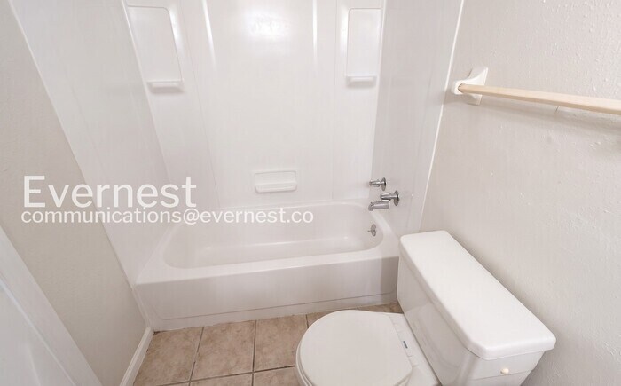 Building Photo - 1904 Patton Creek Ln