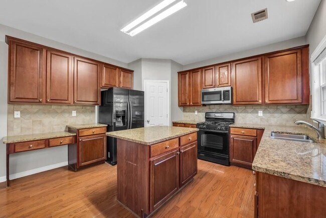 Building Photo - 701 Courageous Ct