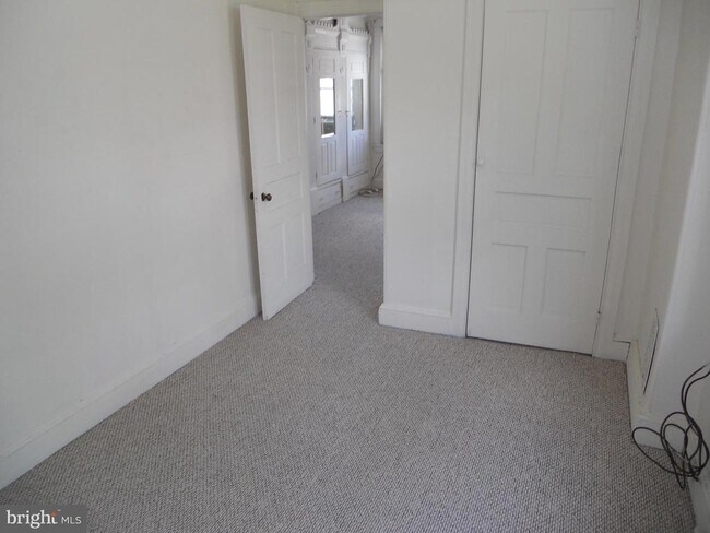 Building Photo - 3412 Crawford St