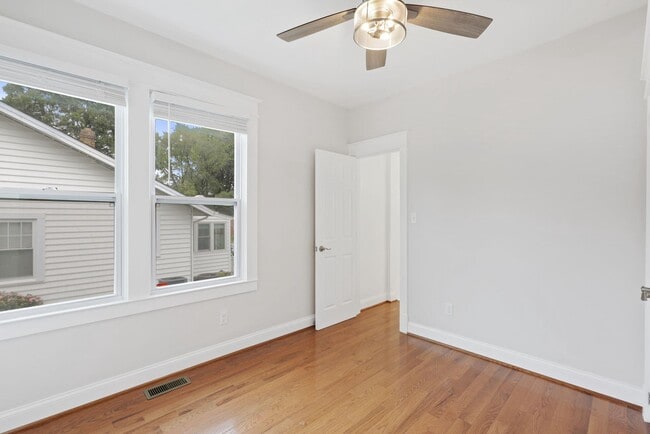 Building Photo - 6011 44th Ave