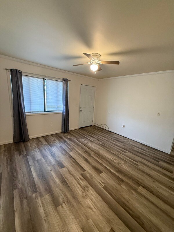 Building Photo - 2112 14th Ave N