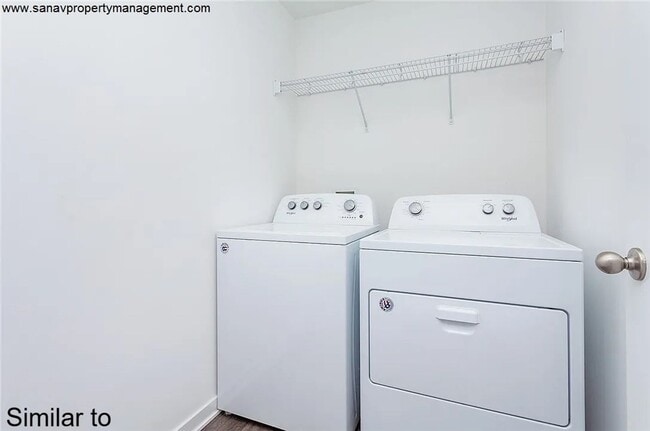 Building Photo - "Ankeny Oasis: Luxurious 4-Bedroom Home with Expansive 3-Car Garage and Secluded Backyard Retreat!"